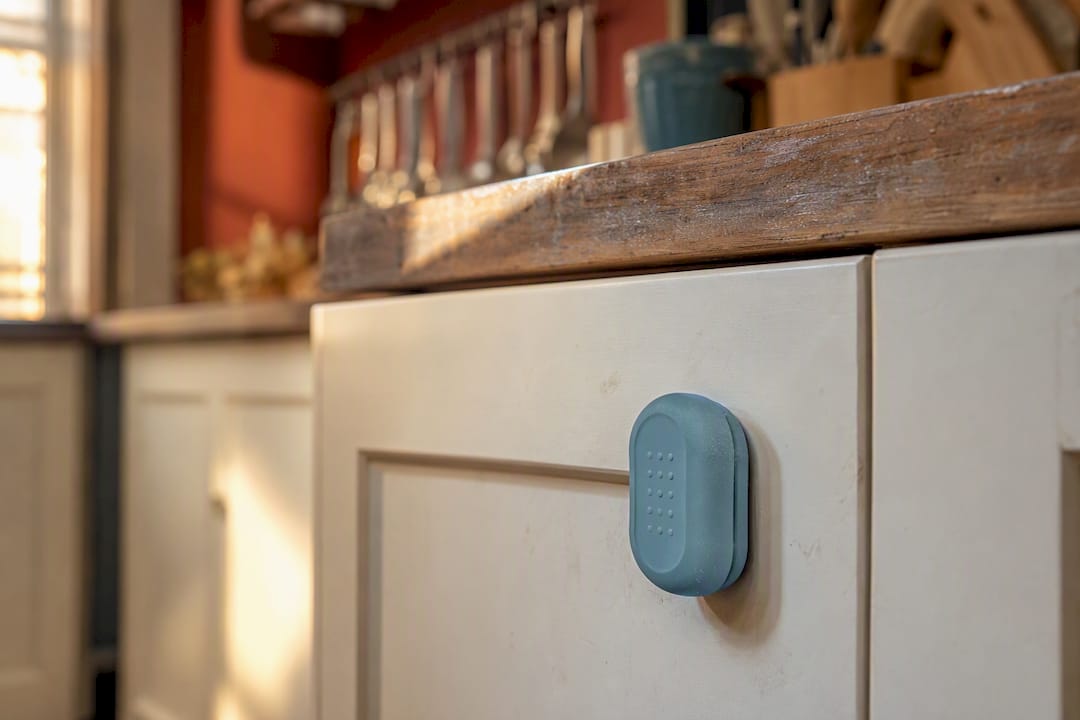 Rounded silicone cabinet pull safe for children